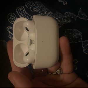 Apple Wireless Earbuds with White Case